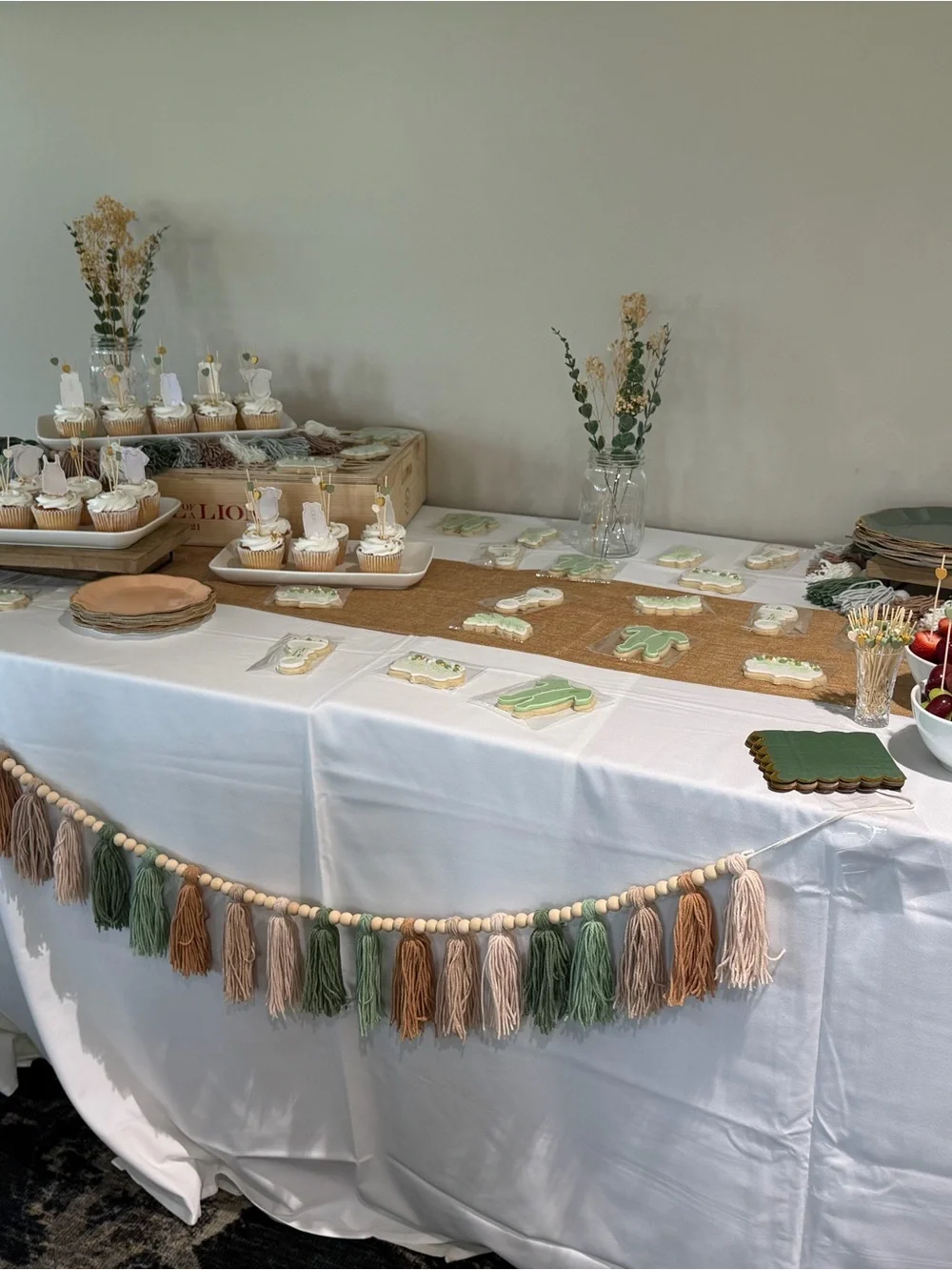 4 count Burlap Table Runners